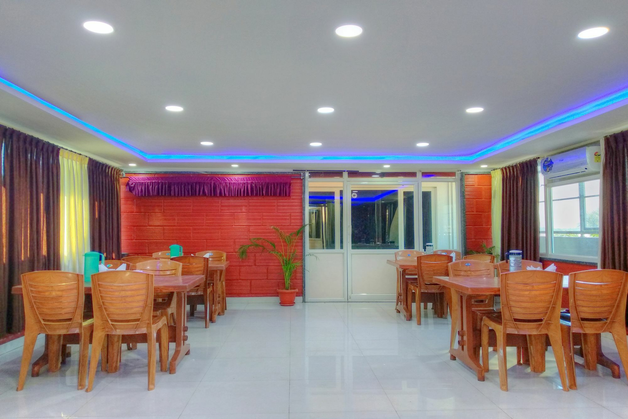 Oyo 10843 Hotel Rmv Savera Bangalore Dış mekan fotoğraf